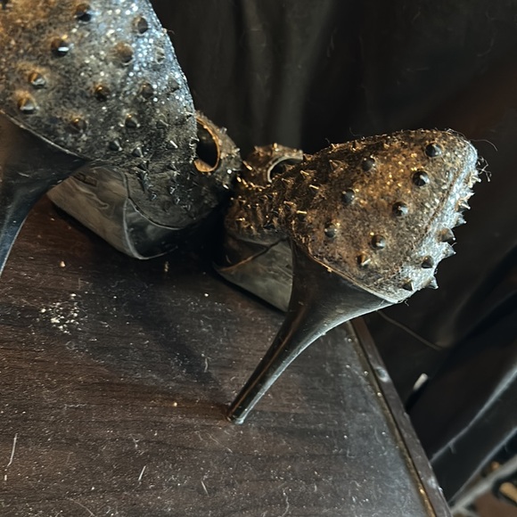 Closet clean out!! - Picture 6 of 8